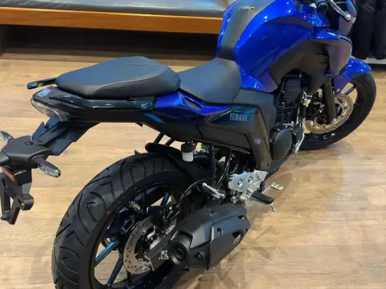 YAMAHA-FZ25 FAZER CONNECTED ABS YAMAHA-FZ25 FAZER CONNECTED ABS-2025