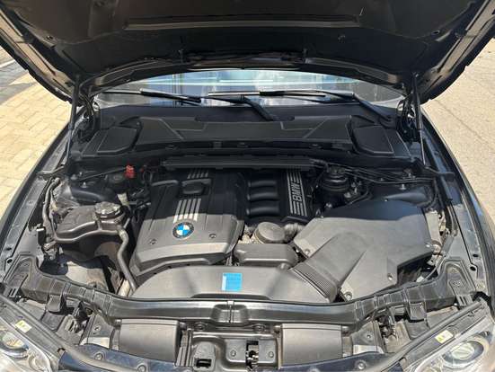 BMW-130i-2007