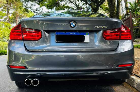 BMW-320i-2013