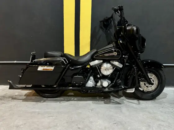 HARLEY-DAVIDSON ELECTRA GLIDE CLASSIC 