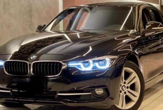 BMW-320i-2017