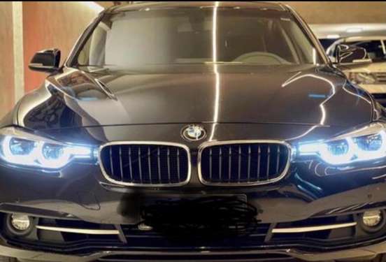 BMW-320i-2017