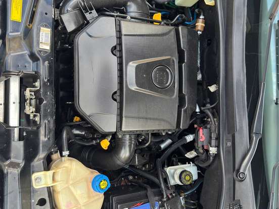 FIAT-PUNTO-1.6 ESSENCE 16V FLEX 4P MANUAL FIAT-PUNTO-2014
