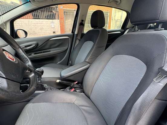 FIAT-PUNTO-1.6 ESSENCE 16V FLEX 4P MANUAL FIAT-PUNTO-2014
