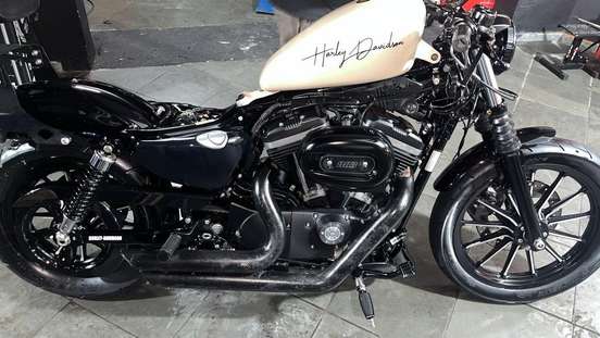 HARLEY-DAVIDSON-SPORTSTER 883 ROADSTER-2014