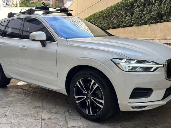 VOLVO-XC60-2.0 T5 GASOLINA MOMENTUM AWD GEARTRONIC VOLVO-XC60-2019