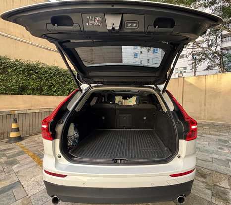 VOLVO-XC60-2019