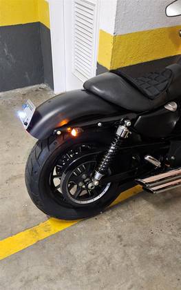 HARLEY-DAVIDSON SPORTSTER XL 883N IRON 