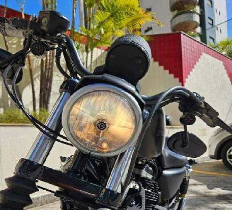 HARLEY-DAVIDSON-SPORTSTER XL 883N IRON-2011