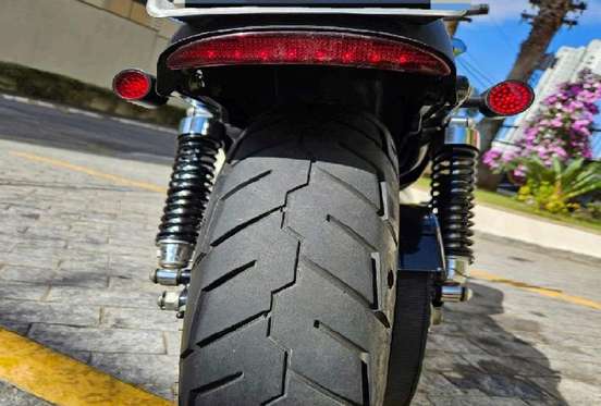 HARLEY-DAVIDSON-SPORTSTER XL 883N IRON-2011