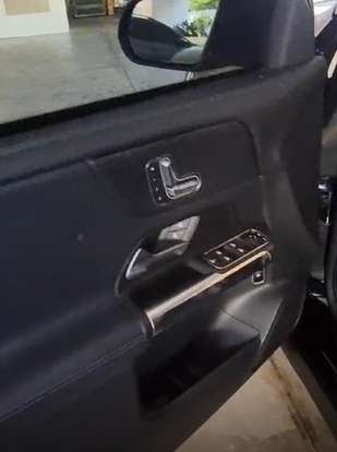 MERCEDES-BENZ-GLB 200-2021