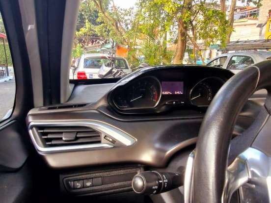 PEUGEOT-2008-1.6 16V FLEX GRIFFE 4P AUTOMÁTICO PEUGEOT-2008-2015