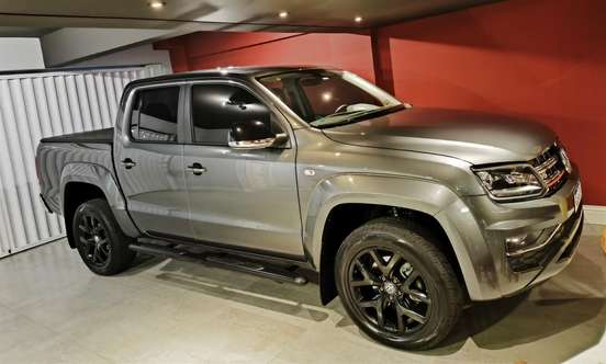 VOLKSWAGEN-AMAROK-2021