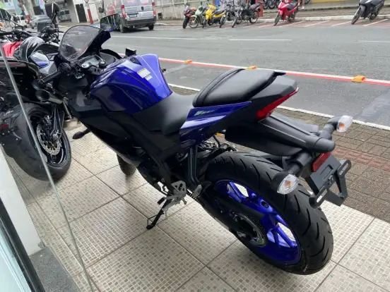 YAMAHA-YZF R15-2025