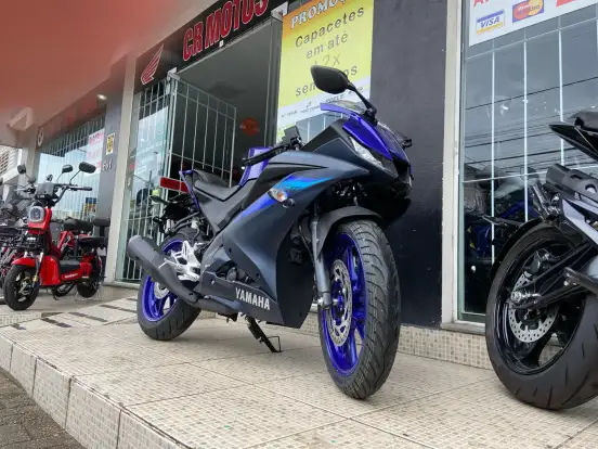 YAMAHA-YZF R15-2025