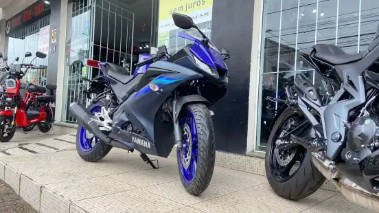 YAMAHA-YZF R15-2025