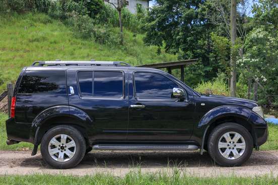NISSAN-PATHFINDER-2005