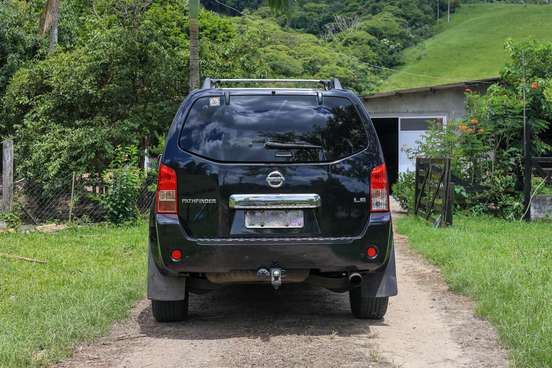 NISSAN-PATHFINDER-2005