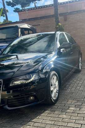 AUDI-A4-2011