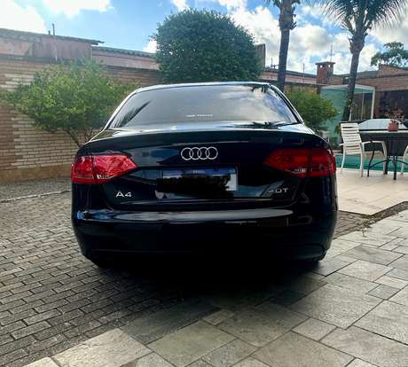 AUDI-A4-2011