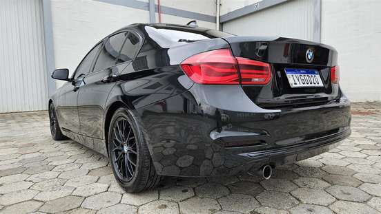 BMW-320i-2017