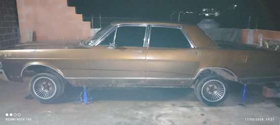 FORD-GALAXIE-1977