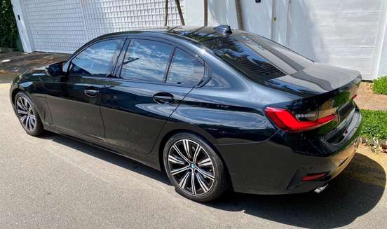 BMW-320i-2020