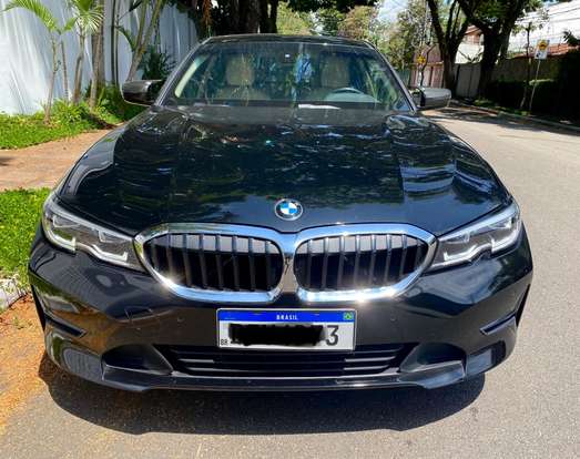 BMW-320i-2020