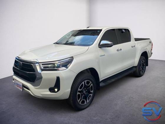 TOYOTA HILUX 2.8 D-4D TURBO DIESEL CD SRX 4X4 AUTOMÁTICO