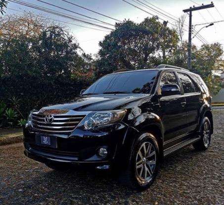 TOYOTA-HILUX SW4-2.7 SR 7 LUGARES 4X2 16V FLEX 4P AUTOMÁTICO TOYOTA-HILUX SW4-2015
