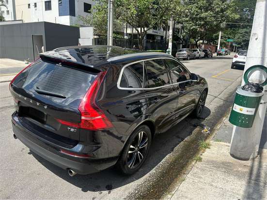 VOLVO-XC60-2.0 T5 GASOLINA MOMENTUM AWD GEARTRONIC VOLVO-XC60-2018