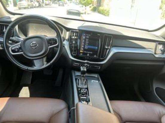 VOLVO-XC60-2.0 T5 GASOLINA MOMENTUM AWD GEARTRONIC VOLVO-XC60-2018
