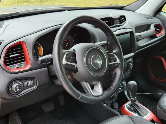 JEEP-RENEGADE-2.0 16V TURBO DIESEL TRAILHAWK 4P 4X4 AUTOMÁTICO JEEP-RENEGADE-2019