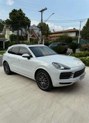 PORSCHE-CAYENNE-2018