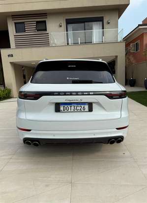 PORSCHE-CAYENNE-2018
