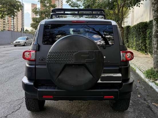 TOYOTA-FJ CRUISER-4.0 UNIQUE HERITAGE 4X4 V6 24V GASOLINA 4P AUTOMÁTICO TOYOTA-FJ CRUISER-2013