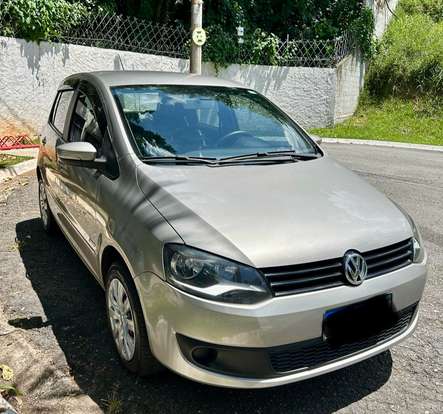 VOLKSWAGEN-FOX-2012