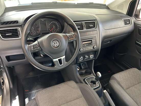VOLKSWAGEN-FOX-2012