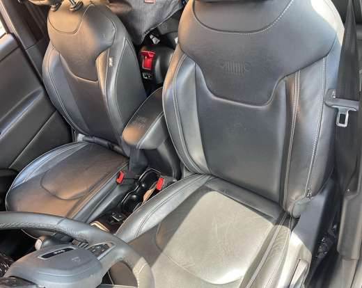 JEEP-RENEGADE-2023