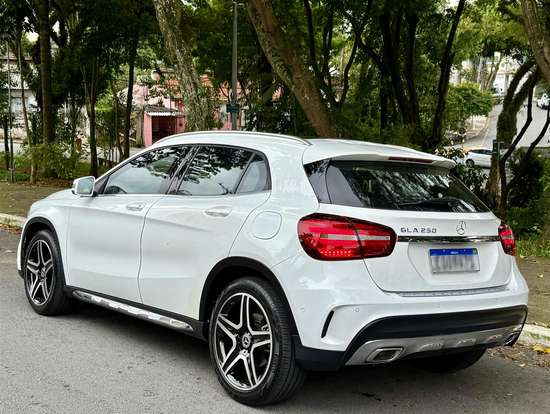 MERCEDES-BENZ-GLA 250-2019