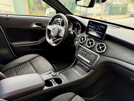 MERCEDES-BENZ-GLA 250-2019
