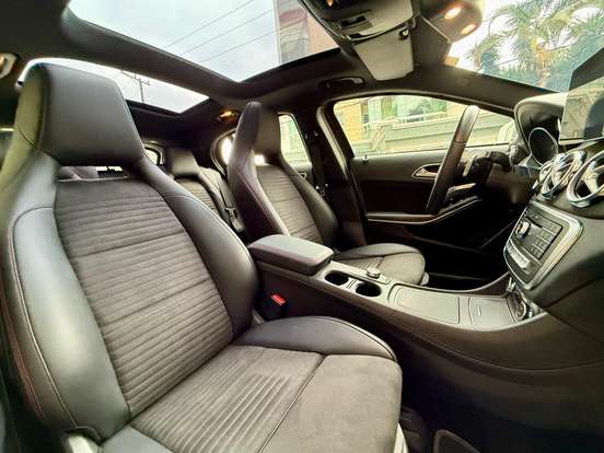 MERCEDES-BENZ-GLA 250-2019