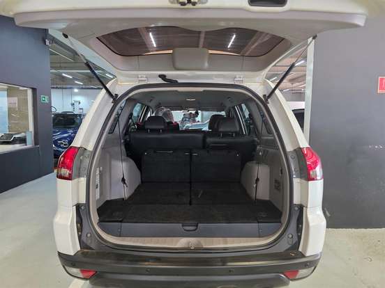 MITSUBISHI-PAJERO-2017