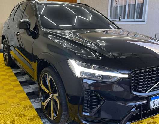 VOLVO-XC60-2023