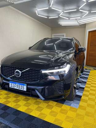 VOLVO-XC60-2023