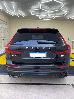 VOLVO-XC60-2023