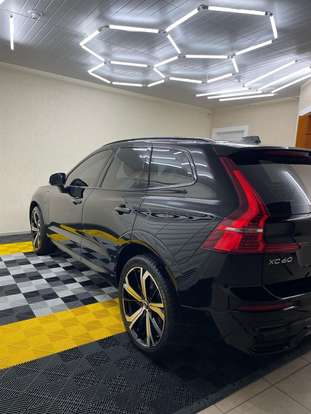 VOLVO-XC60-2023