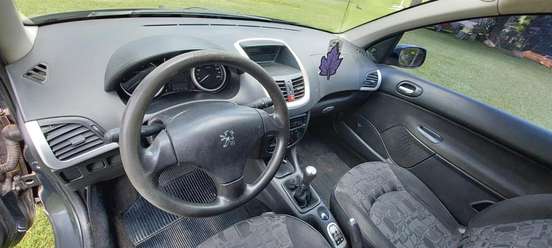 PEUGEOT-207-2010