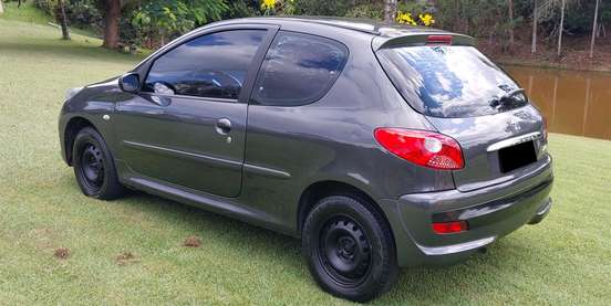PEUGEOT-207-2010