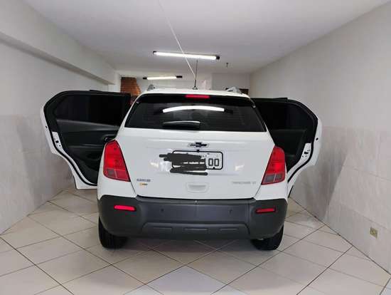 CHEVROLET-TRACKER-2016